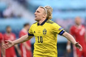 篮球比赛-福斯贝里：温哥华有了穆勒就是冠军热门，美职联可以期待他的表现