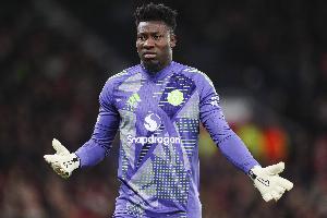 足球数据库-英媒：曼联不太可能签门将，阿莫林对奥纳纳仍有信心